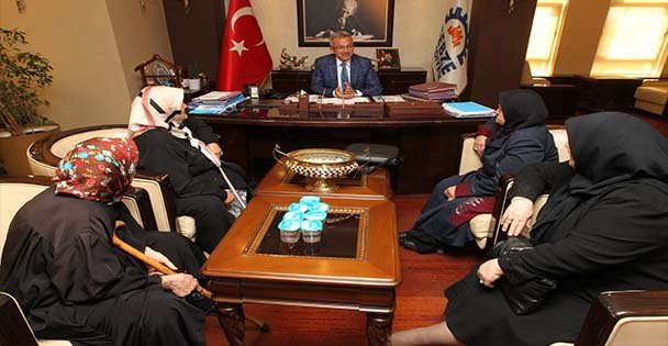 Başkan Köşker şehit ailelerini ağırladı