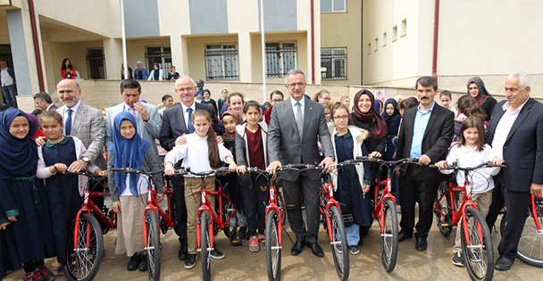 Köşker'den 5. Sınıflara Karne Hediyesi