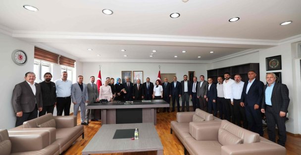 BAŞKAN ÖMEROĞLU VE YILDIRIM'DAN KAYMAKAM ÇELİK'E HAYIRLI OLSUN ZİYARETİ