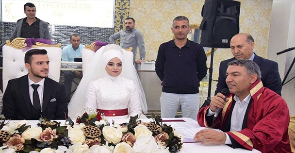 Başkan Şayir ilk nikâhını kıydı