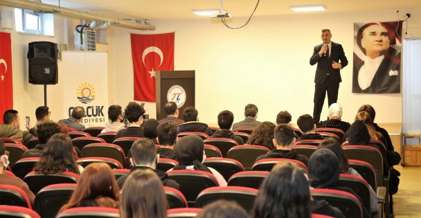 BAŞKAN SEZER, GÖLCÜK FEN LİSESİ ÖĞRENCİLERİ İLE BULUŞTU