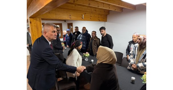 BAŞKAN SEZER, TAHLİYE EDİLEN SİTE SAKİNLERİYLE BİR ARAYA GELDİ