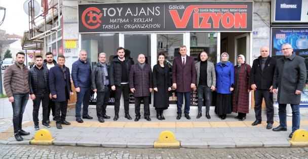 BAŞKAN SEZER VE BAŞKAN SEYMEN'DEN GÖLCÜK BASININA KUTLAMA ZİYARETLERİ