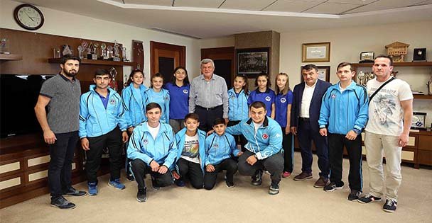 Başkan ‘'Spor, disiplinli olmayı sağlar''