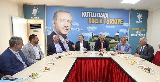 Başkan Tahir Akyürek'i makamında konuk etti