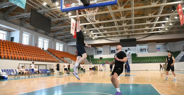 Basketbol Takımı Sezonu Açtı