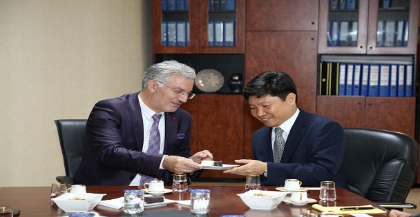 Başkonsolos Hong, Özak'ı ziyaret etti