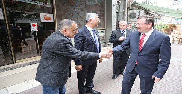 Bayram,  İzmit esnafıyla bir araya geldi