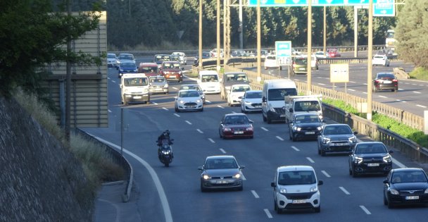 Bayram tatilinden dönüş erken başladı: Kocaelide yoğunluk arttı