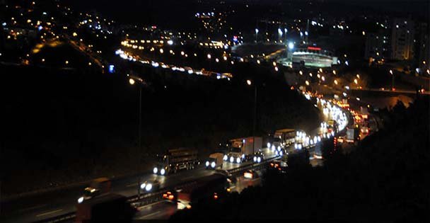 Bayram trafiği gece de dinmedi