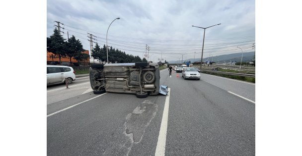 Bayram ziyaretine giden ailenin bulunduğu araç yan yattı: 3'ü çocuk 8 yaralı