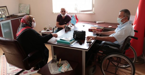 Bedensel Engelli Muhtar Çalışma Azmiyle Takdir Topluyor