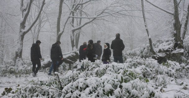 Beklenen kar gelince vatandaşlar soluğu Kartepe'de aldı