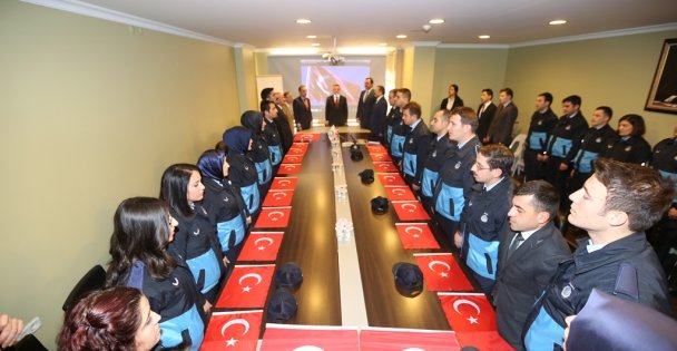 Belediye memurları yemin etti