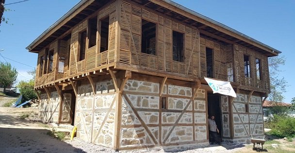 Beş Divanlı Rıza Bey Konağı özüne dönüyor