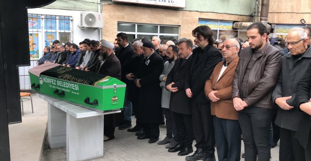 Beşinci kattan boş havuza düşen öğretmen, son yolculuğuna uğurlandı