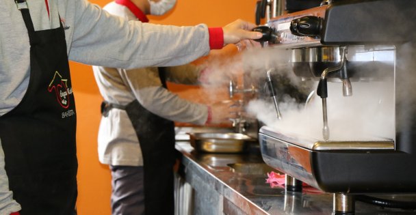 Beyaz Kalpler'de barista kursu başladı