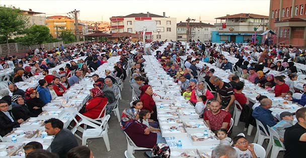 Beylikbağı ve Hürriyet aynı sofrada
