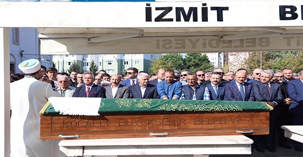 Binali Yıldırım Kocaeli'de cenaze törenine katıldı
