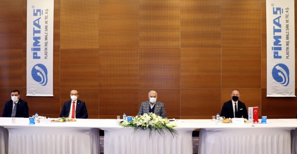 Binali Yıldırım, Kocaeli'de Sanayicilerle Bir Araya Geldi