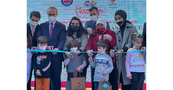 Binali Yıldırım'ın eşi Semiha Yıldırım, Kocaeli'de anaokulu açılışı yaptı