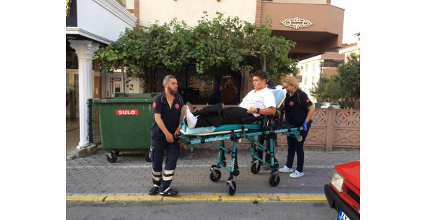 Binbin ile okula giden lise öğrencisine otomobil çarptı