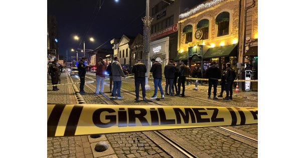 İzmit'te eğlence mekanına kurşun yağdıran şüpheliler aranıyor