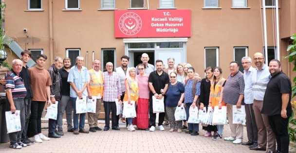 Bir Tebessüm Bir Hayat Derneği yaşlıları unutmadı