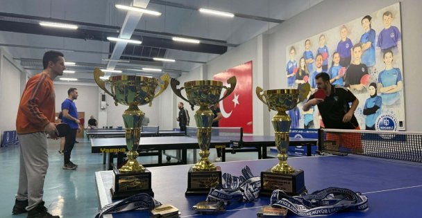 ‘Birimler Arası Spor Şenliği'nde heyecan sona erdi; Büyükşehir'de şampiyonlar belli oldu