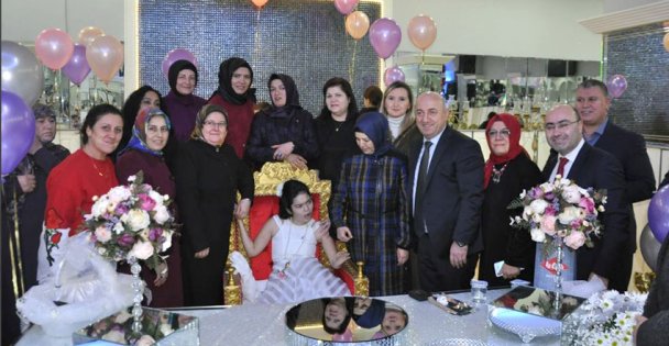 Bıyık, Buseyi Yalnız Bırakmadı