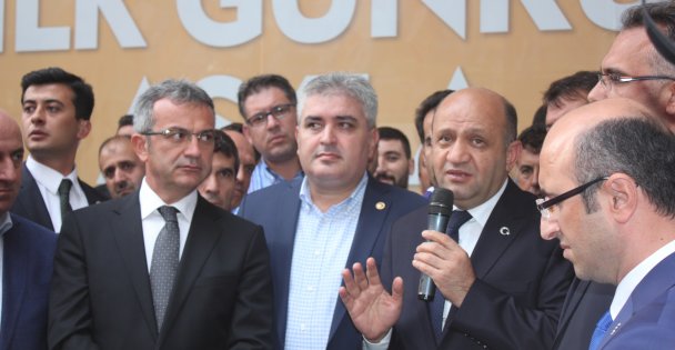 ‘Borcumuzu hizmetle ödüyoruz'