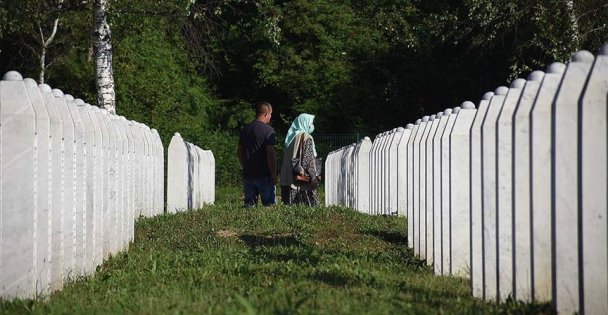 Bosna Hersek'in 27 yıldır kanayan yarası Srebrenitsa soykırımı