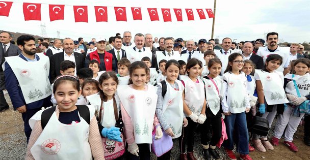 'Bu ağaçları sizlerin geleceği için dikiyoruz”