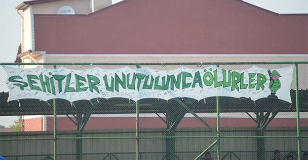 Bu pankart duygulandırdı