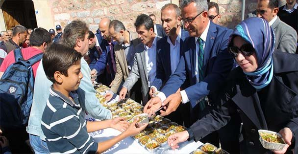 Bugün Gebze'de aşure ikramı var!