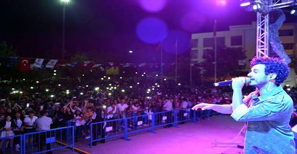 Buray, Gebzeli sevenleriyle buluştu