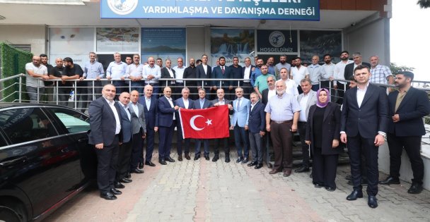 Büyükakın, Çayırova'da dernekleri ziyaret etti