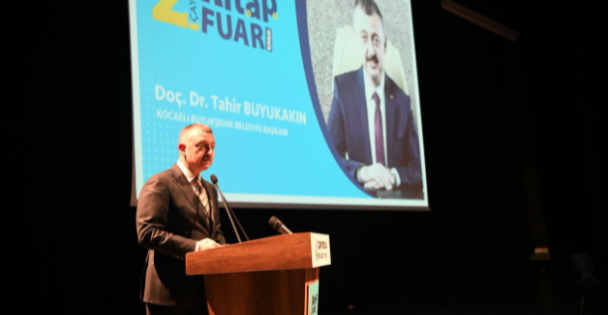 Büyükakın'dan Çayırova'da Gençlerle Söyleşi