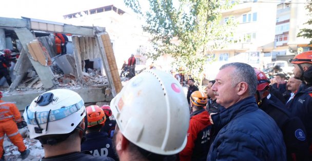 Büyükakından olay yerinden ilk açıklama; Ekipler enkazdan gelen sese ulaşmaya çalışıyor