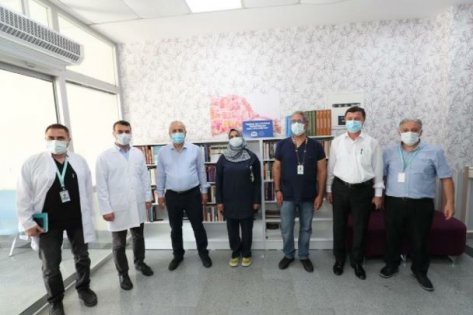 Büyükgöz'den hastalara moral ziyareti.