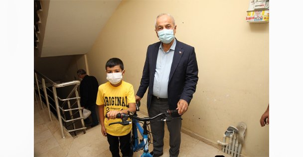 Büyükgöz'den Minik İsmail'e Sürpriz Hediye
