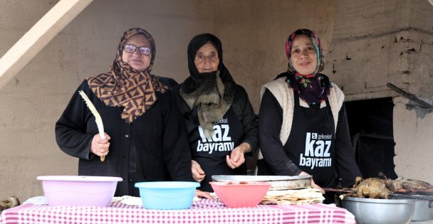 Büyükşehir, 200 yılık geleneği bugüne taşıyor; Eseler Köyü'nde Kaz Bayramı öncesi imece bereketi