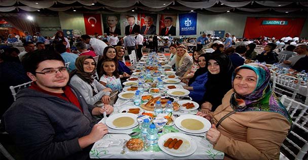 Büyükşehir ailesi iftarda buluştu