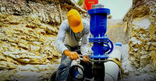 Büyükşehir, Toromanlar'da sulama çalışmalarını tamamladı;  Toramanlar'da sulama suyu toprakla buluştu