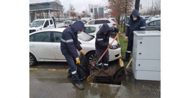 Büyükşehir yağmura karşı tüm ekipleriyle sahada