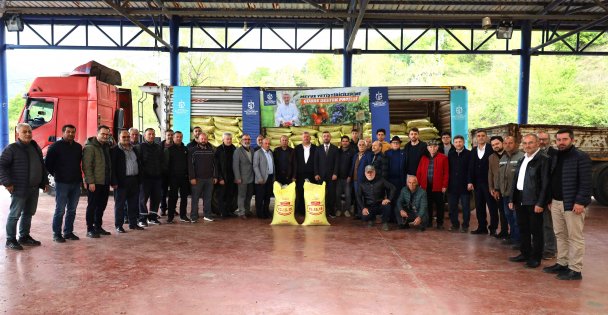 Büyükşehirden 1.785 üreticiye 500 ton gübre desteği