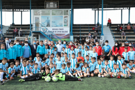 Büyükşehir'den Amatör Spor Kulüplerine Malzeme Desteği
