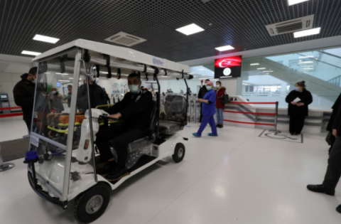 Büyükşehir'den KOÜ'ye 2 Elektrikli Ambulans Aracı