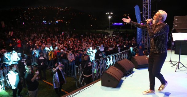 Büyükşehir'den Roman çiftlere çifte konser