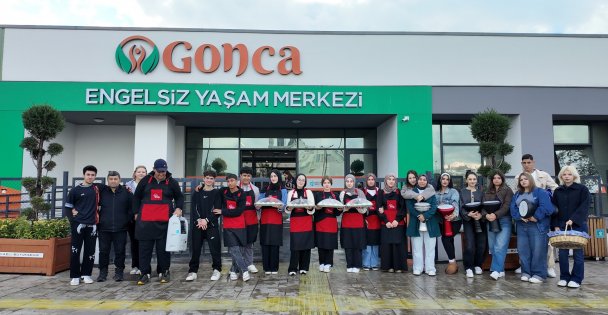 Büyükşehire bağlı Beyaz Kalpler ve Gonca güçlerini birleştirdi;  Dayanışma güçlendirildi, üretim paylaşıldı